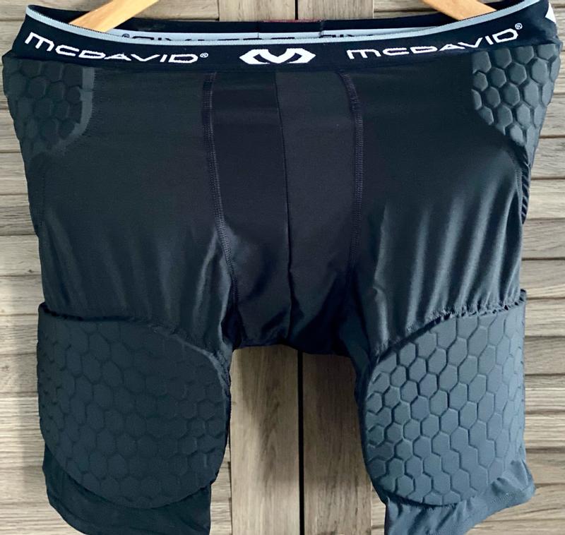 HEX® Short with Contoured Wrap-Around Thigh | McDavid
