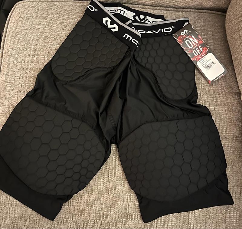 HEX® Short with Contoured Wrap-Around Thigh | McDavid