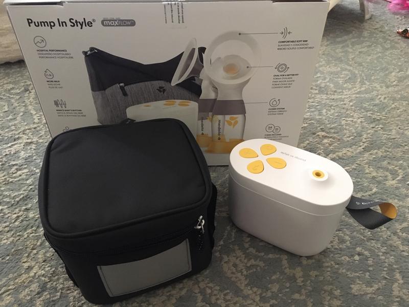 Medela Pump In Style with MaxFlow Technology, Closed System Quiet Portable  Double Electric Breastpump, with PersonalFit Flex Breast Shields