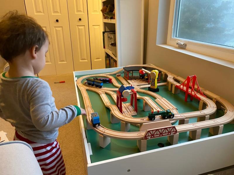melissa and doug train tracks