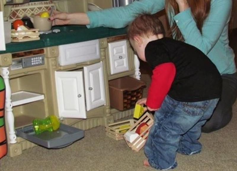 Opening his new M&D food sets