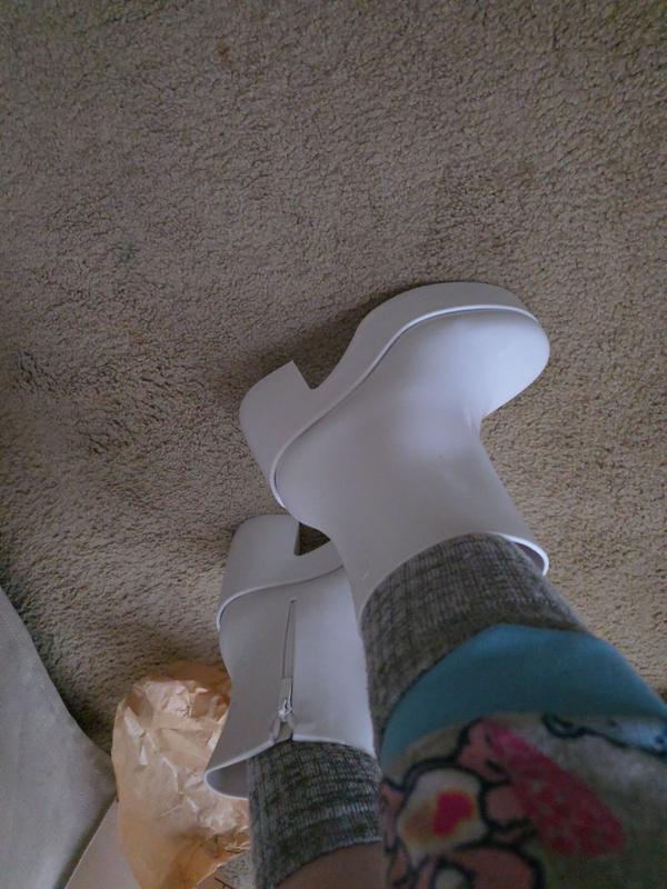 Review Thumbnail Image 1 375290116