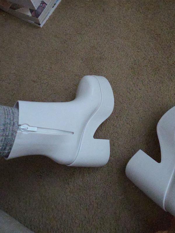 Review Thumbnail Image 0 375290116