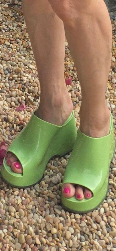 Review Thumbnail Image 0 356373808