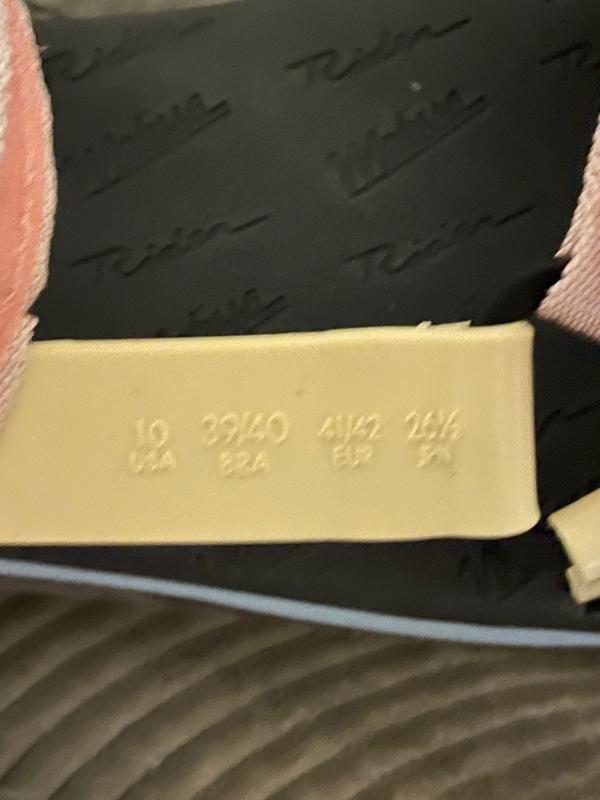 Customer photo for "Size on the outside of shoe"