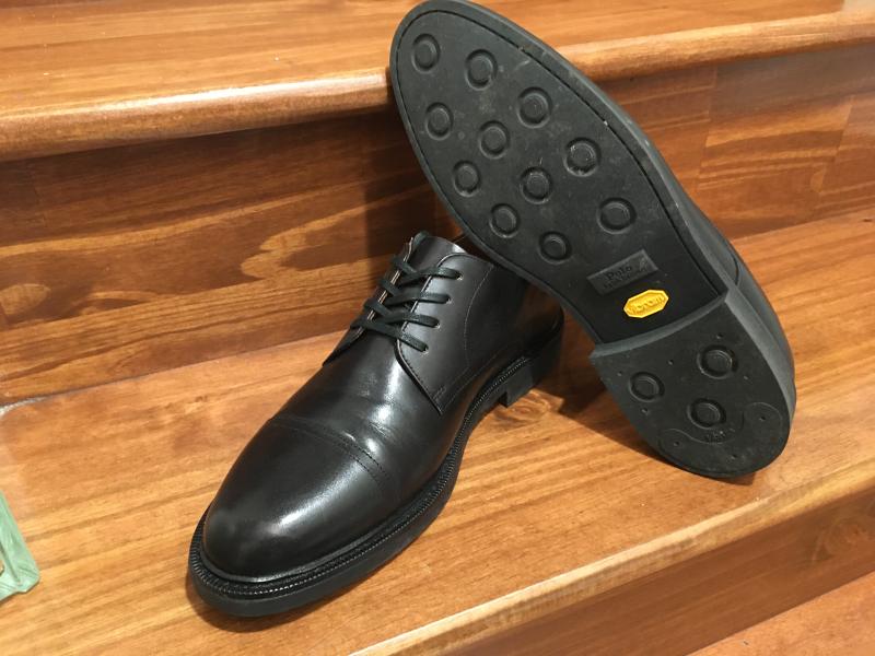 Excuse the dirt, I wear them alot.