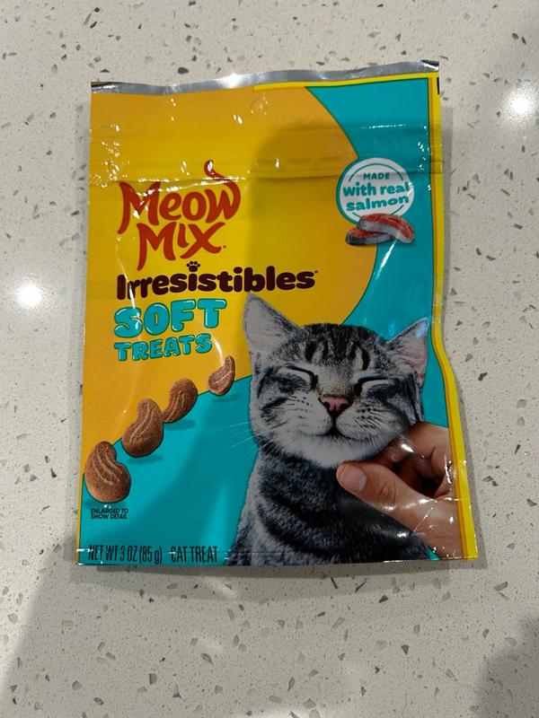Meow Mix 12 oz Irresistibles Salmon Soft Cat Treats - 2927499048