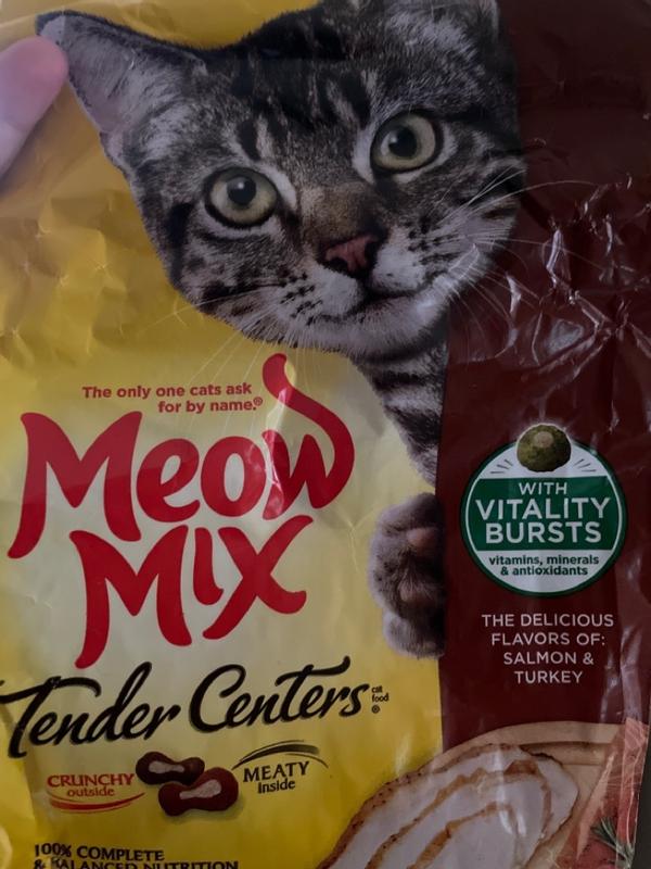 Meow Mix 13.5 lb Tender Centers Salmon White Meat Chicken Cat