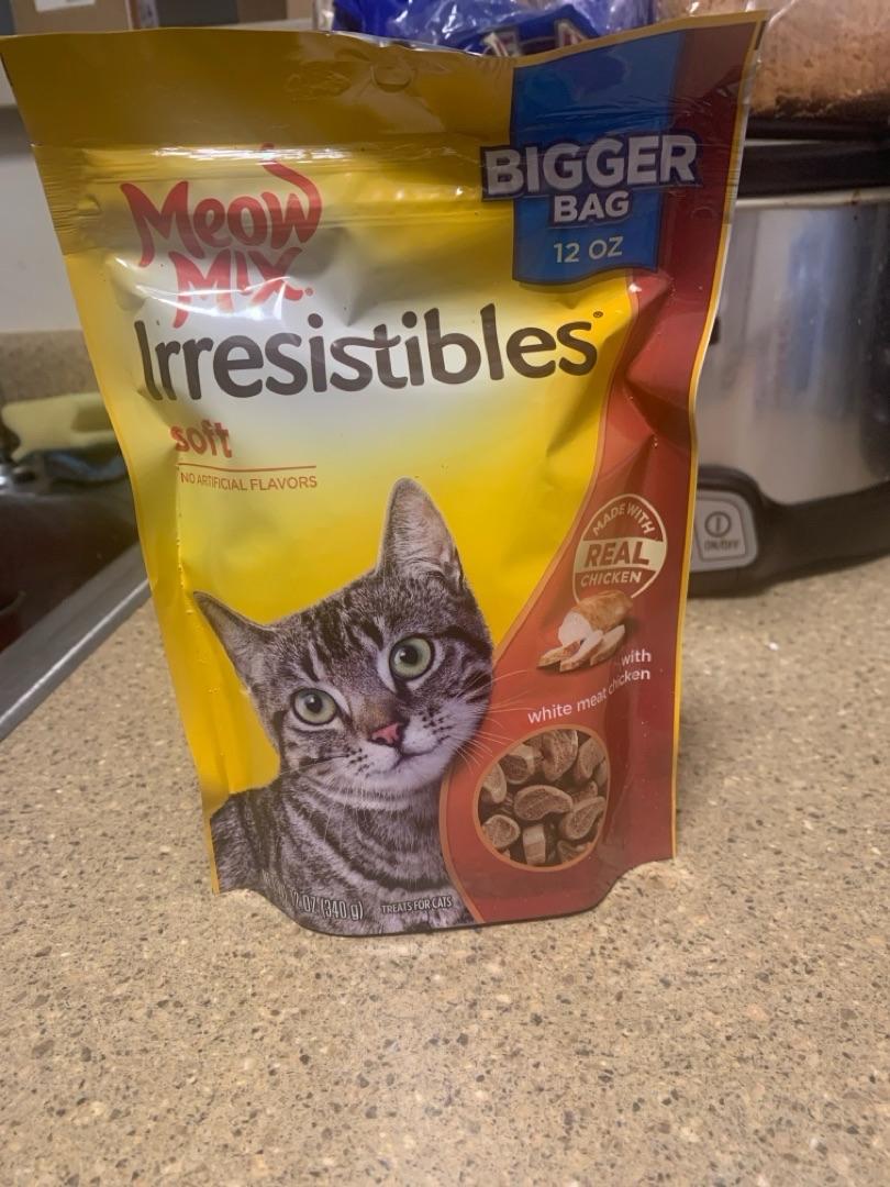 Meow Mix Irresistibles White Meat Chicken Soft Cat Treats 3 oz. Petco