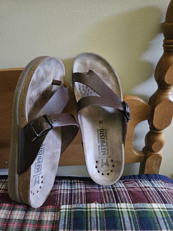 They mold to feet quickly
