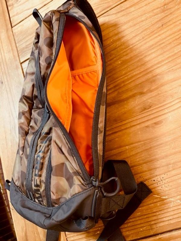 Merrell crest 8l sling hot sale