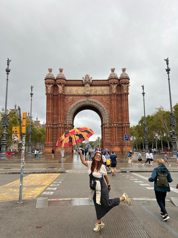Customer photo for "Perfect for walking Europe and for tired feet."