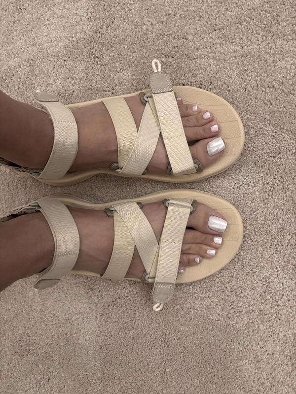 Customer photo for "Beware narrow feet"
