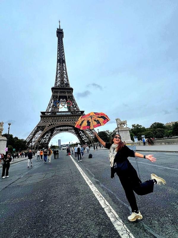 Customer photo for "Perfect for walking Europe and for tired feet."