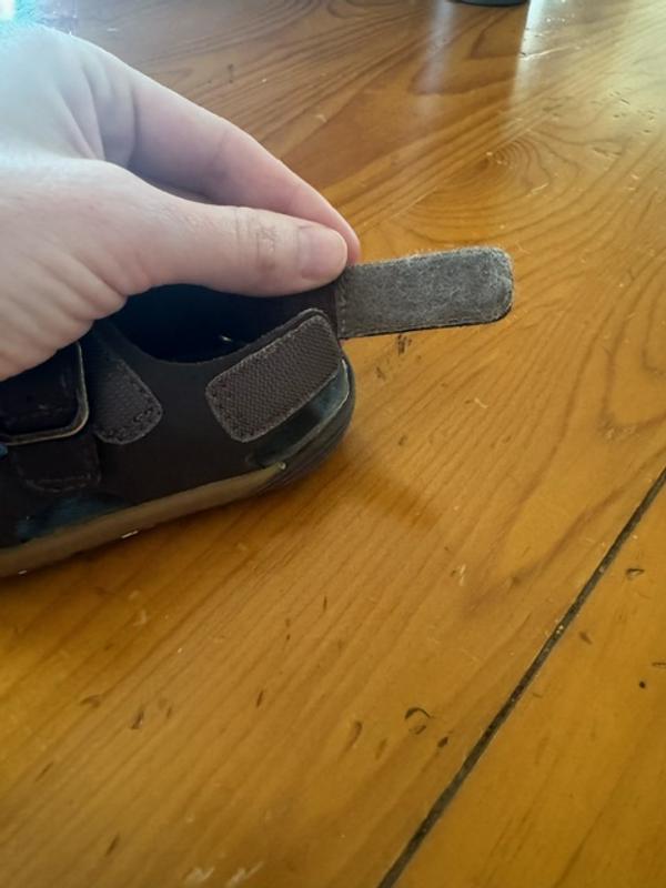 Hook and loop closure failed in two weeks