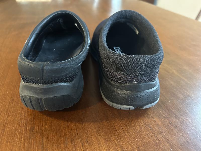 The one I want is on the left; the one they sent is on the right