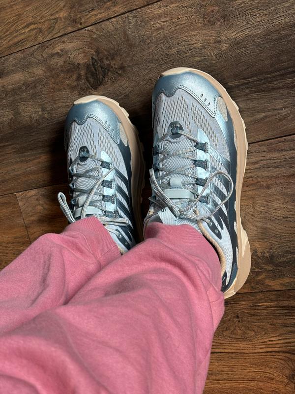 Customer photo for "BEAUTIFUL Blue Shoe and SOLID"