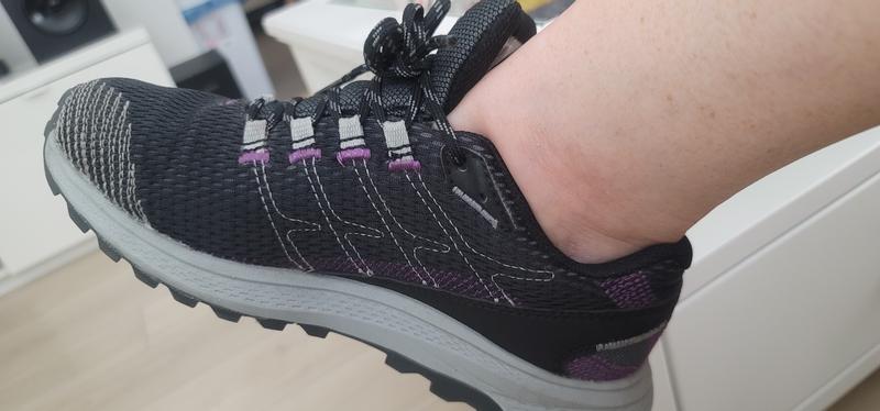 Merrell Fly Strike ゴアテックスウォーキングシューズ Amazon.com | Merrell Fly Strike GORE-TEX Womens Running