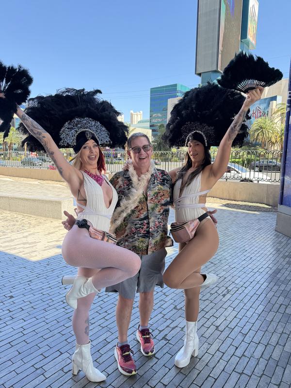 Review Thumbnail Image 3 384041589