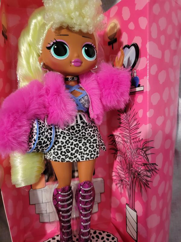 The outfit! Adorable