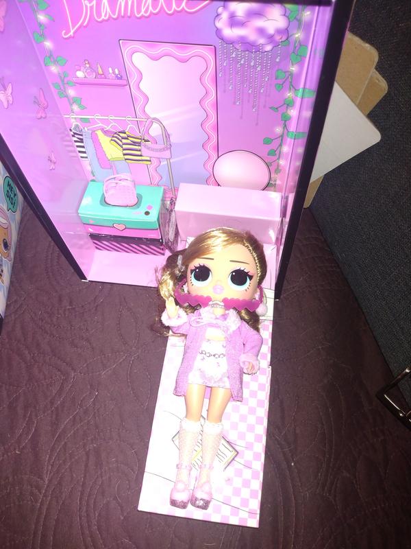 Sumptuous room. Resting after a long day