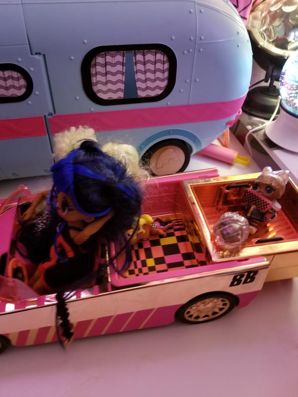 Has a pool and a disco