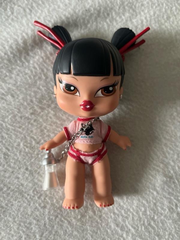Bratz Babyz Jade Collectible Fashion Doll with Real Fashions and Pet ...