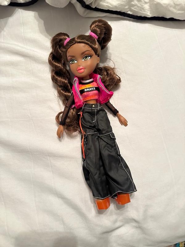 Bratz Alwayz Sasha Fashion Doll with 10 Accessories – L.O.L. Surprise