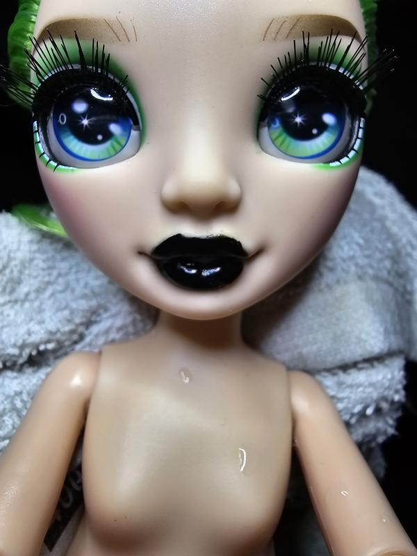 She has bad lips and white paint on neck also her hand is very loose