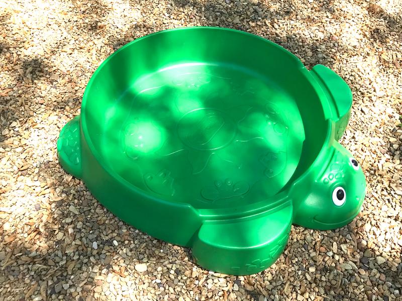 turtle sandbox with lid