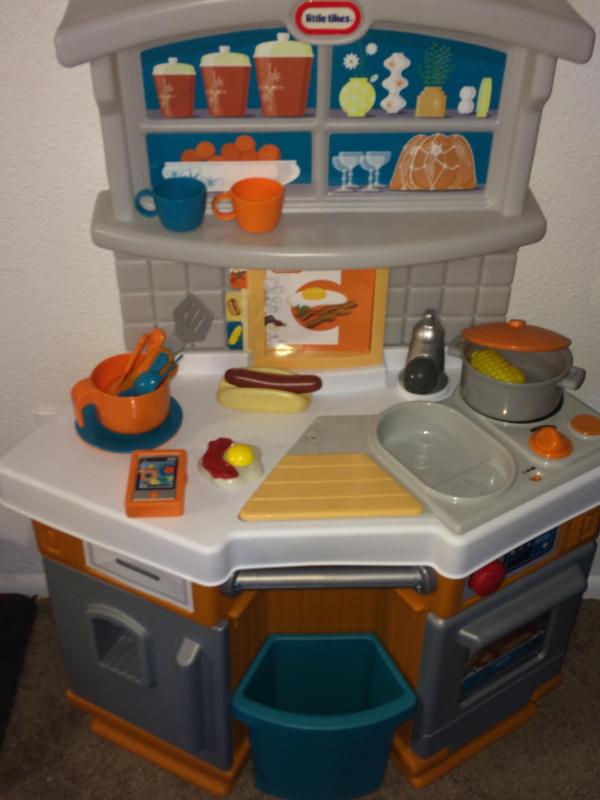 little tikes play kitchen