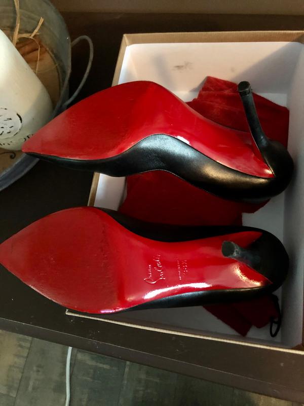 angelus walk on red