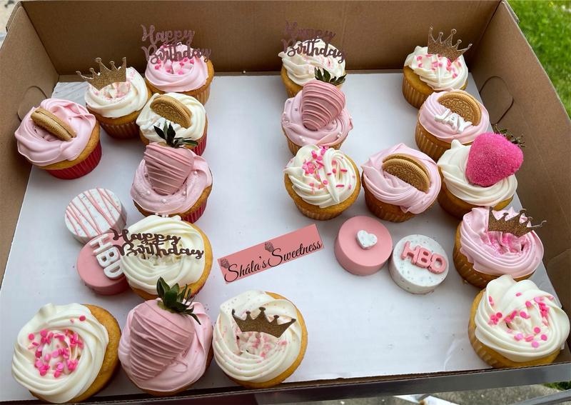 Gold Crown Treat Toppers by Celebrate It®