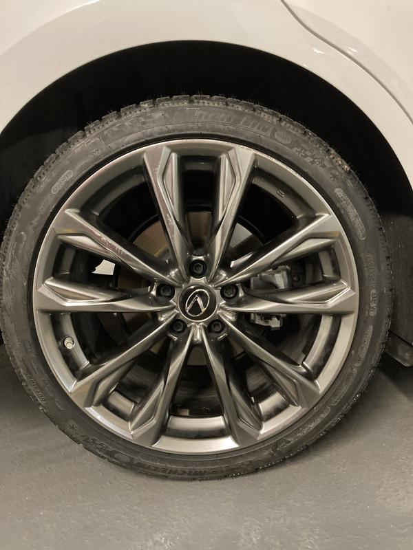 Lexus Michelin tire 4