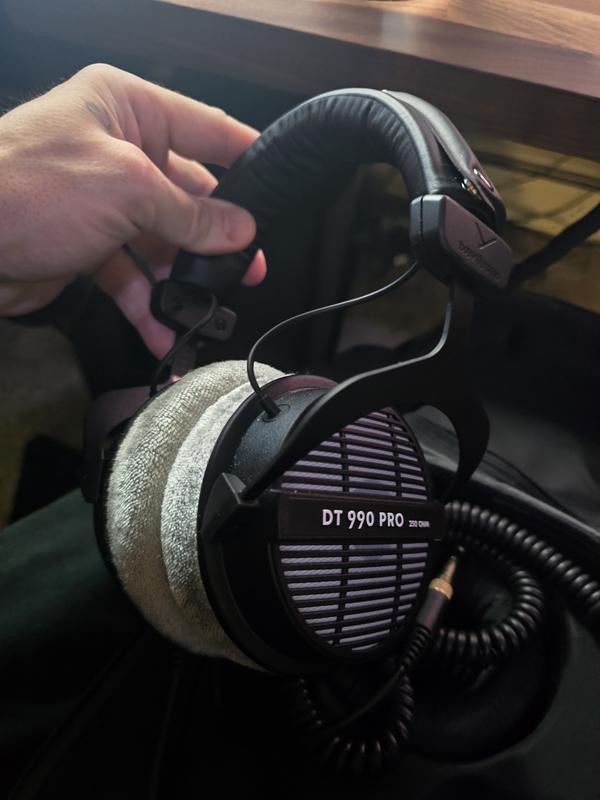 beyerdynamic DT 990 Pro 250 ohm Open-back Studio Headphones