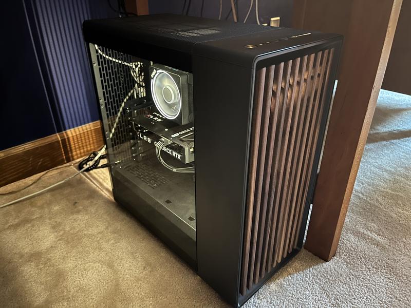 Fractal Design North Tempered Glass ATX Mid-Tower Computer