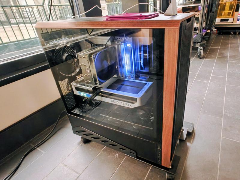 Lian Li LANCOOL 217 Tempered Glass ATX Mid-Tower Computer Case