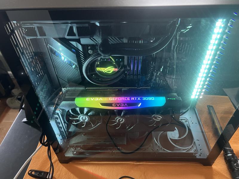 グラフィックボード・グラボ・ビデオカード LianLi Universal 4Slots Vertical GPU kit UNIVERSAL 4- SLOTS VERTICAL GPU KIT (WITH GEN 4 RISER