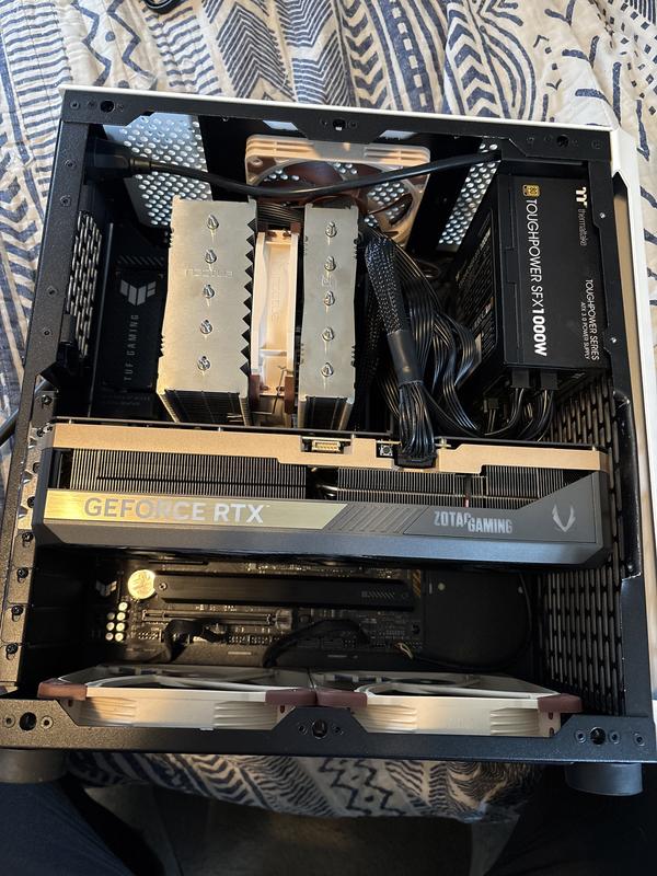 Zotac NVIDIA GeForce RTX 5090 SOLID Overclocked Triple Fan Zotac NVIDIA GeForce RTX 5090 SOLID Overclocked Triple Fan