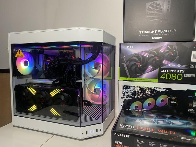 B.A プレミアムギフトコレクション PNY NVIDIA GeForce RTX 4080 Super XLR8 Gaming VERTO EPIC-X RGB