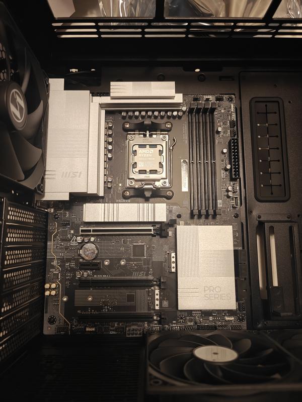 AMD Ryzen 7 7700X, Gigabyte B650 Gaming X AX v2, G.Skill Flare X5
