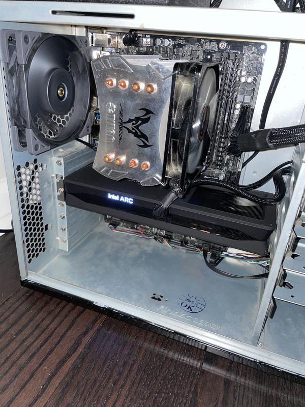 Intel Arc B580 Limited Edition Dual Fan 12GB GDDR6 PCIe 4.0 Graphics Card -  Micro Center