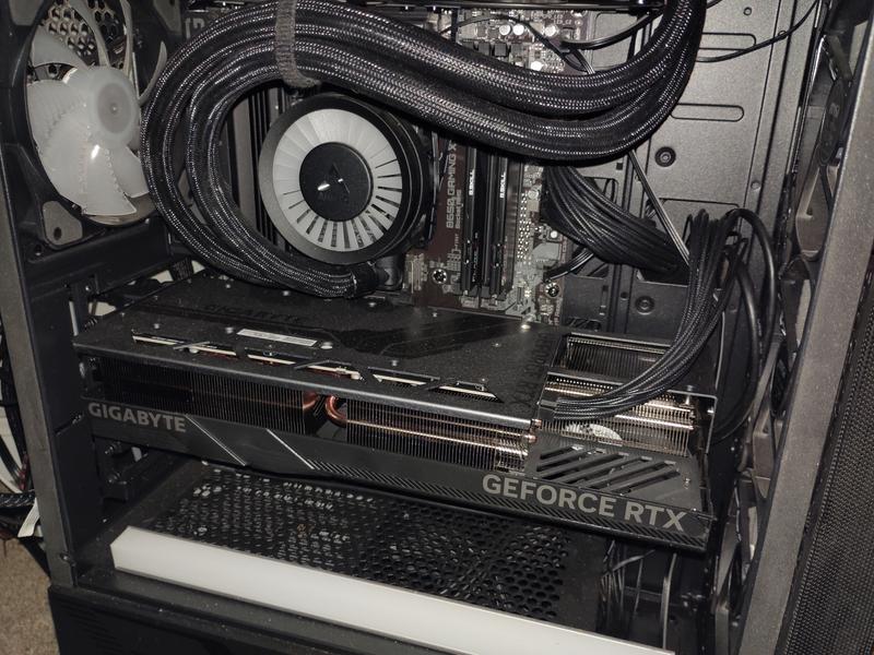 Gigabyte NVIDIA GeForce RTX 4080 Super Windforce V2 Triple Gigabyte NVIDIA GeForce RTX 4080 Super Windforce V2 Triple