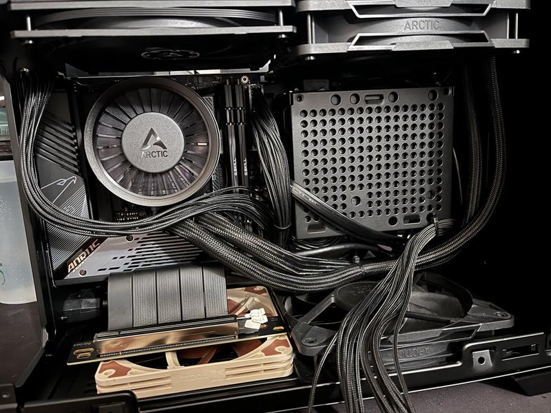 AMD Ryzen 7 9700X, Gigabyte B650 Gaming X AX v2, G.Skill Flare X5