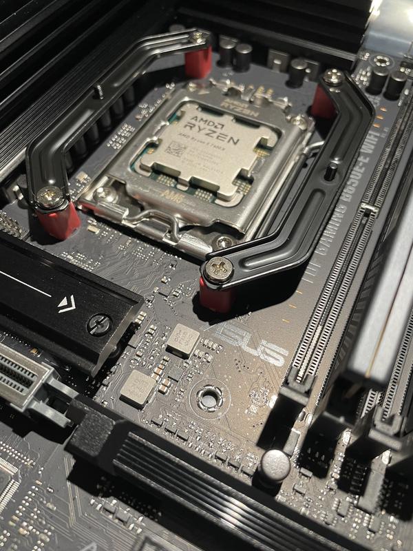 AMD Ryzen 5 7600X Raphael AM5 4.7GHz 6-Core Boxed Processor