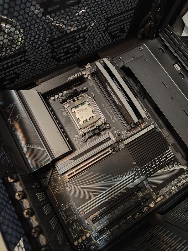 AMD Ryzen 9 7950X3D Build Guide: The Ultimate Gaming Machine for The  Ultimate Gaming Processor — Micro Center