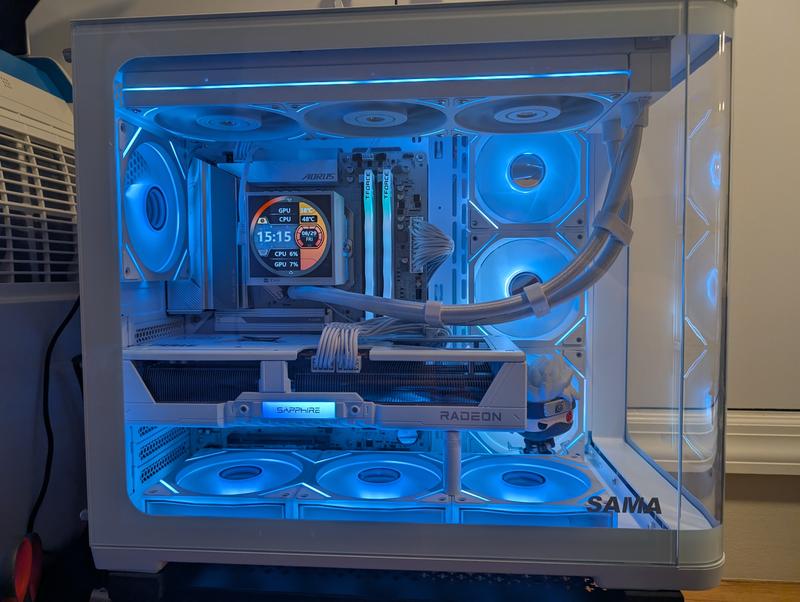 Sapphire Technology AMD Radeon RX 9070 XT PURE Triple Fan 16GB