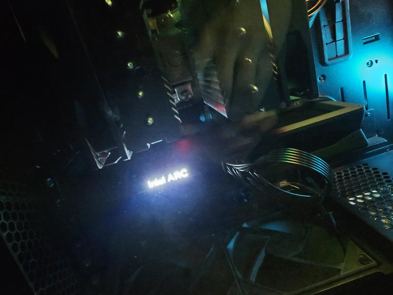 AMD Ryzen 7700X, Gigabyte B650 Gaming X AX v2, Flare X5