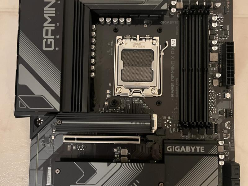 AMD Ryzen 7 7700X, Gigabyte B650 Gaming X AX v2, G.Skill Flare X5