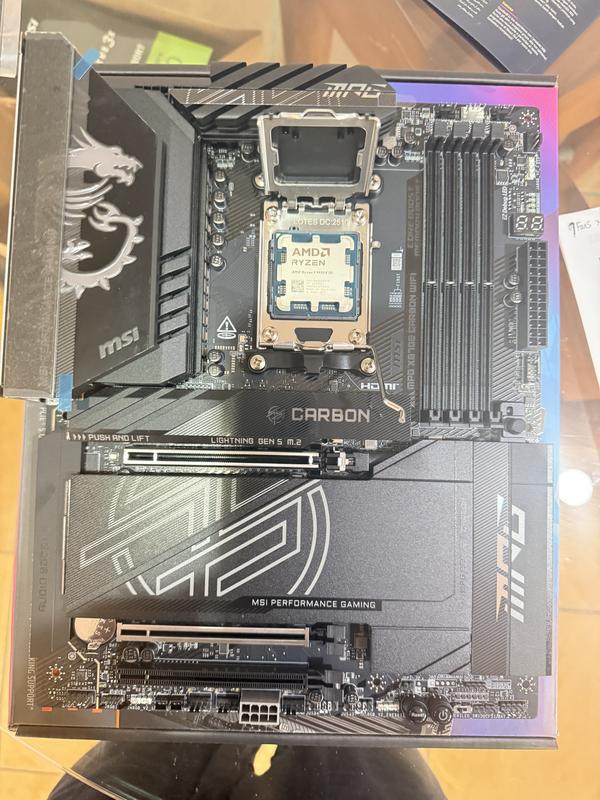 AMD AM5 Ryzen 9 9950X3D 国内正規品 AMD Ryzen™ 9 9950X3D のゲーミングおよびコンテンツ制作プロセッサ